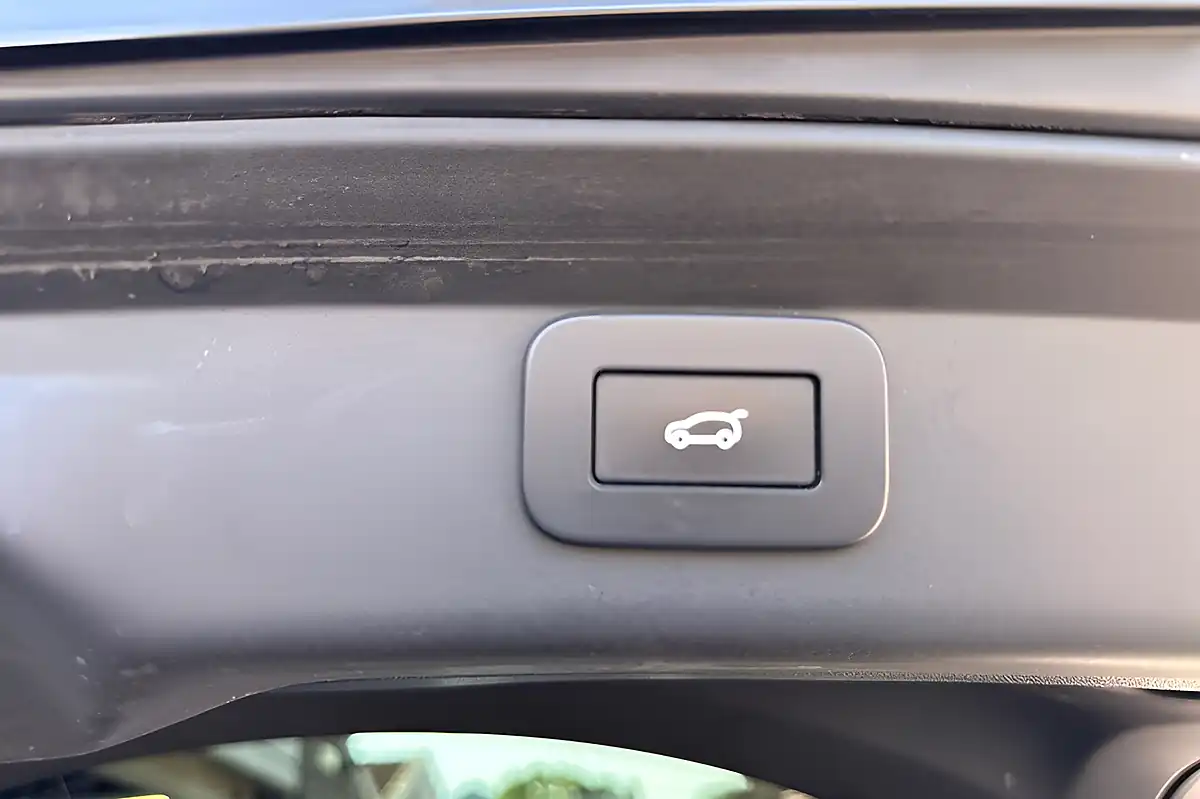 Used 2023 Jaguar I-Pace R-Dynamic Hse Black Portofino Blue - Interior and Exterior details 16