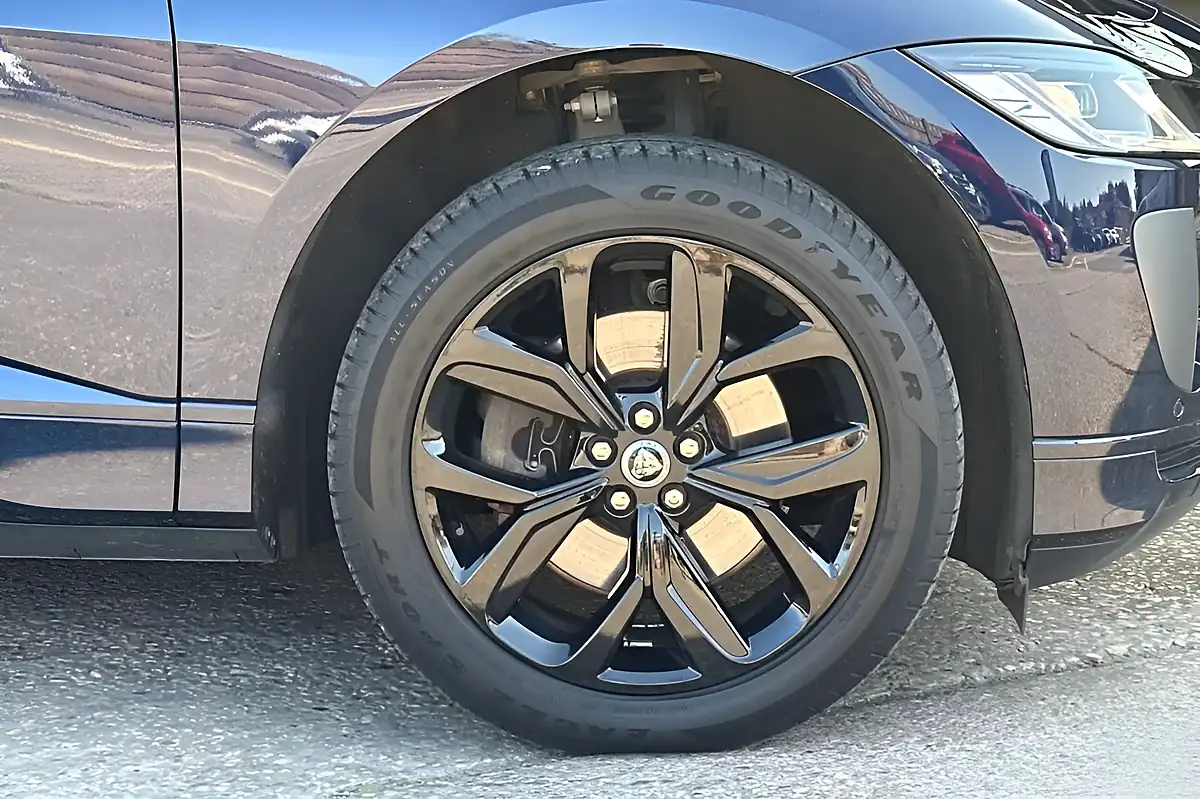 Used 2023 Jaguar I-Pace R-Dynamic Hse Black Portofino Blue - Interior and Exterior details 9
