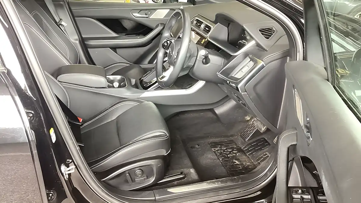 Used 2023 Jaguar I-Pace R-Dynamic Se Black - Interior and Exterior details 7