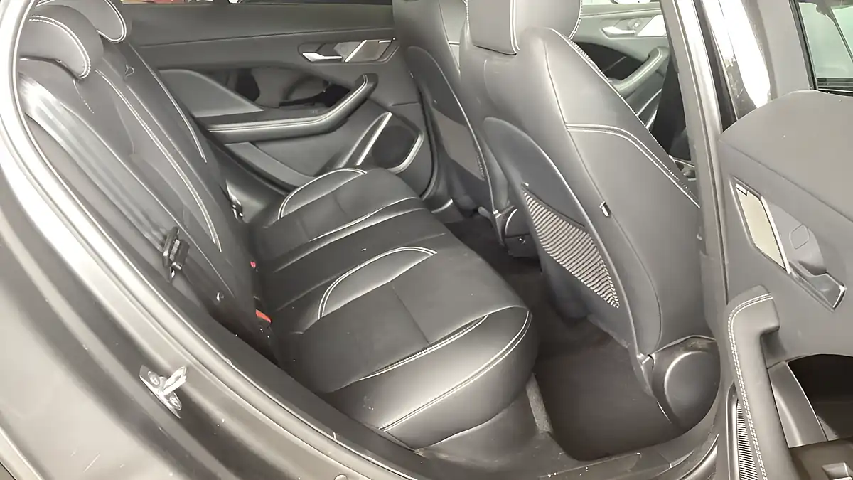 Used 2023 Jaguar I-Pace R-Dynamic Se Black - Interior and Exterior details 8