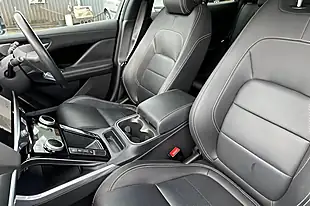 Used 2023 Jaguar I-Pace R-Dynamic Se Black Ostuni Pearl White - Interior and Exterior details 11