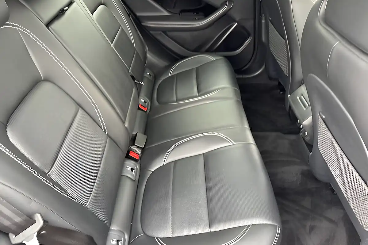 Used 2023 Jaguar I-Pace R-Dynamic Se Black Ostuni Pearl White - Interior and Exterior details 17