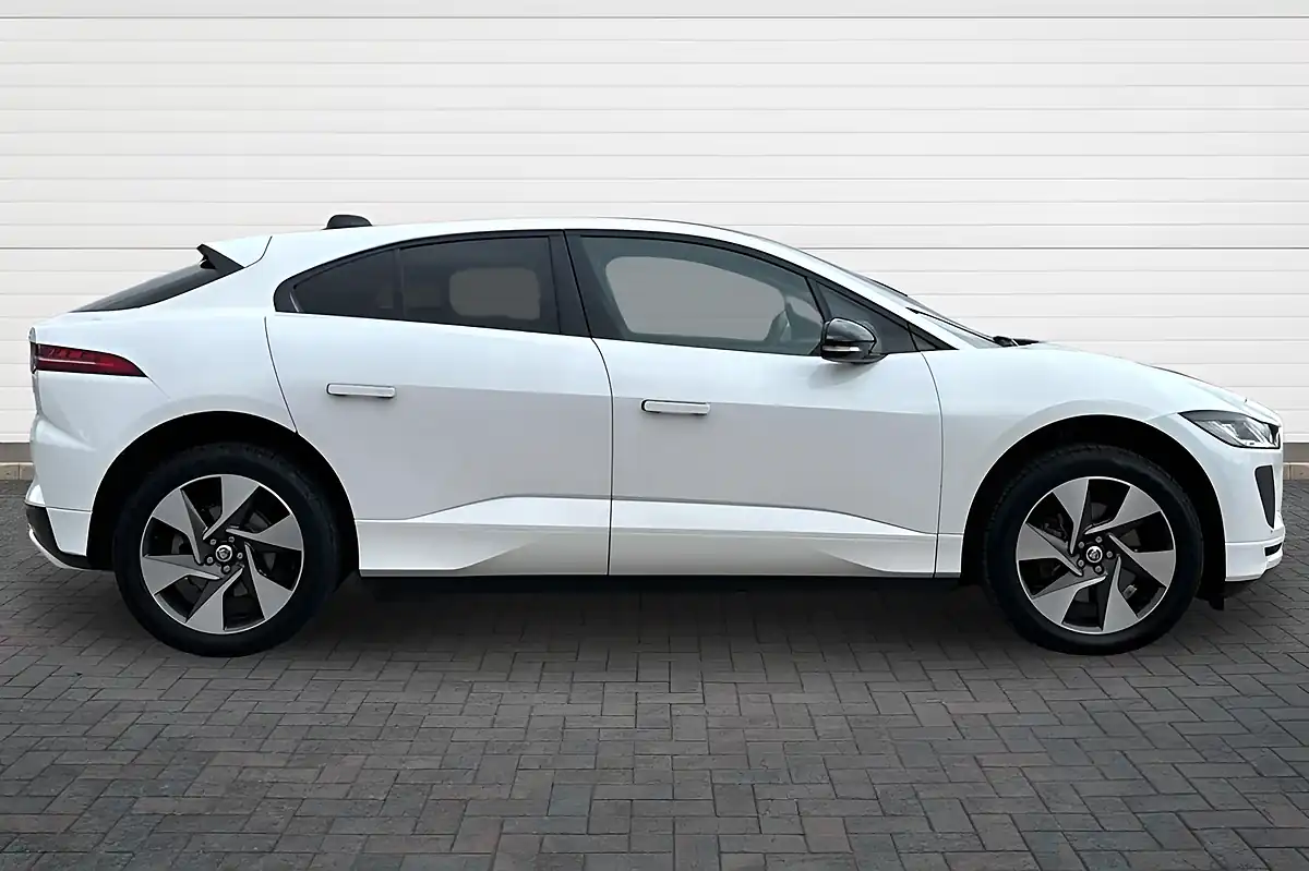 Used 2023 Jaguar I-Pace R-Dynamic Se Black Ostuni Pearl White - Interior and Exterior details 2