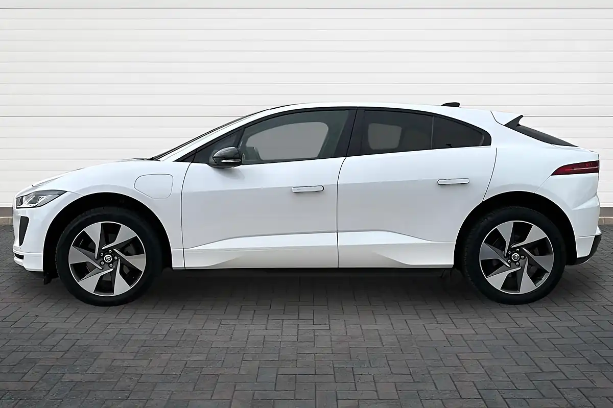 Used 2023 Jaguar I-Pace R-Dynamic Se Black Ostuni Pearl White - Interior and Exterior details 6