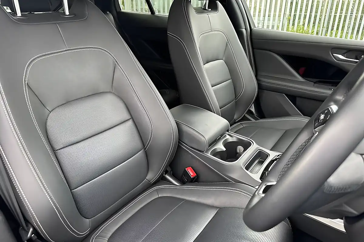 Used 2023 Jaguar I-Pace R-Dynamic Se Black Ostuni Pearl White - Interior and Exterior details 19