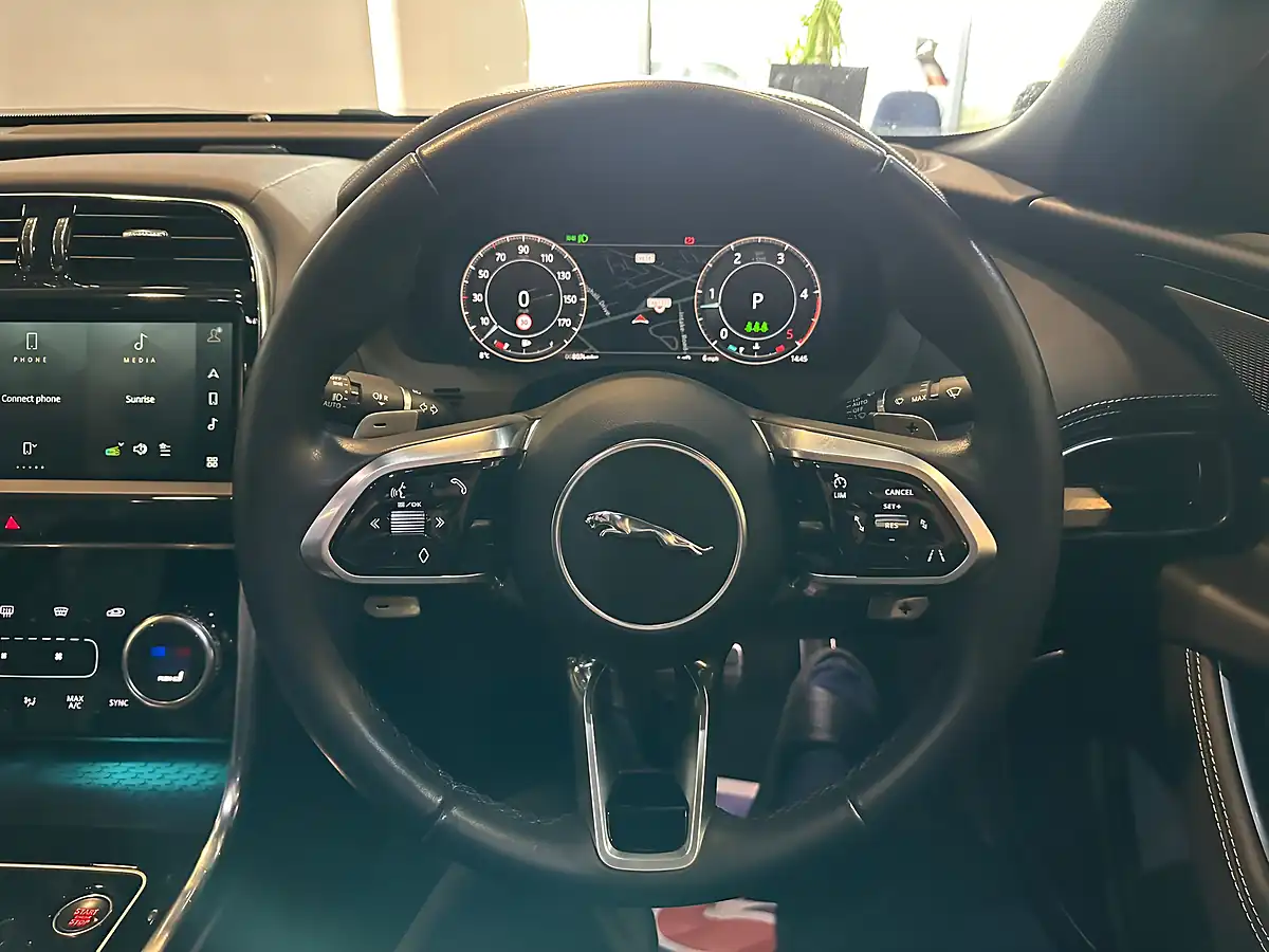 Used 2023 Jaguar Xe R-Dynamic Se Black Black - Interior and Exterior details 12