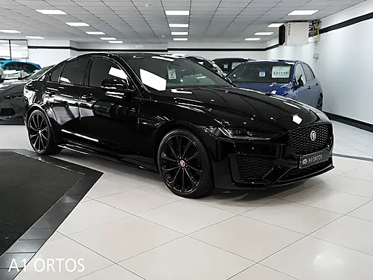 2023 Jaguar XE R-Dynamic SE 2.0 D200 MHEV