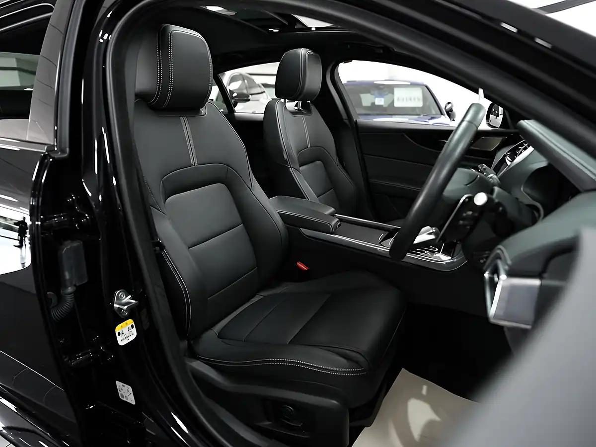 Used 2023 Jaguar Xe R-Dynamic Se Santorini Black - Interior and Exterior details 10