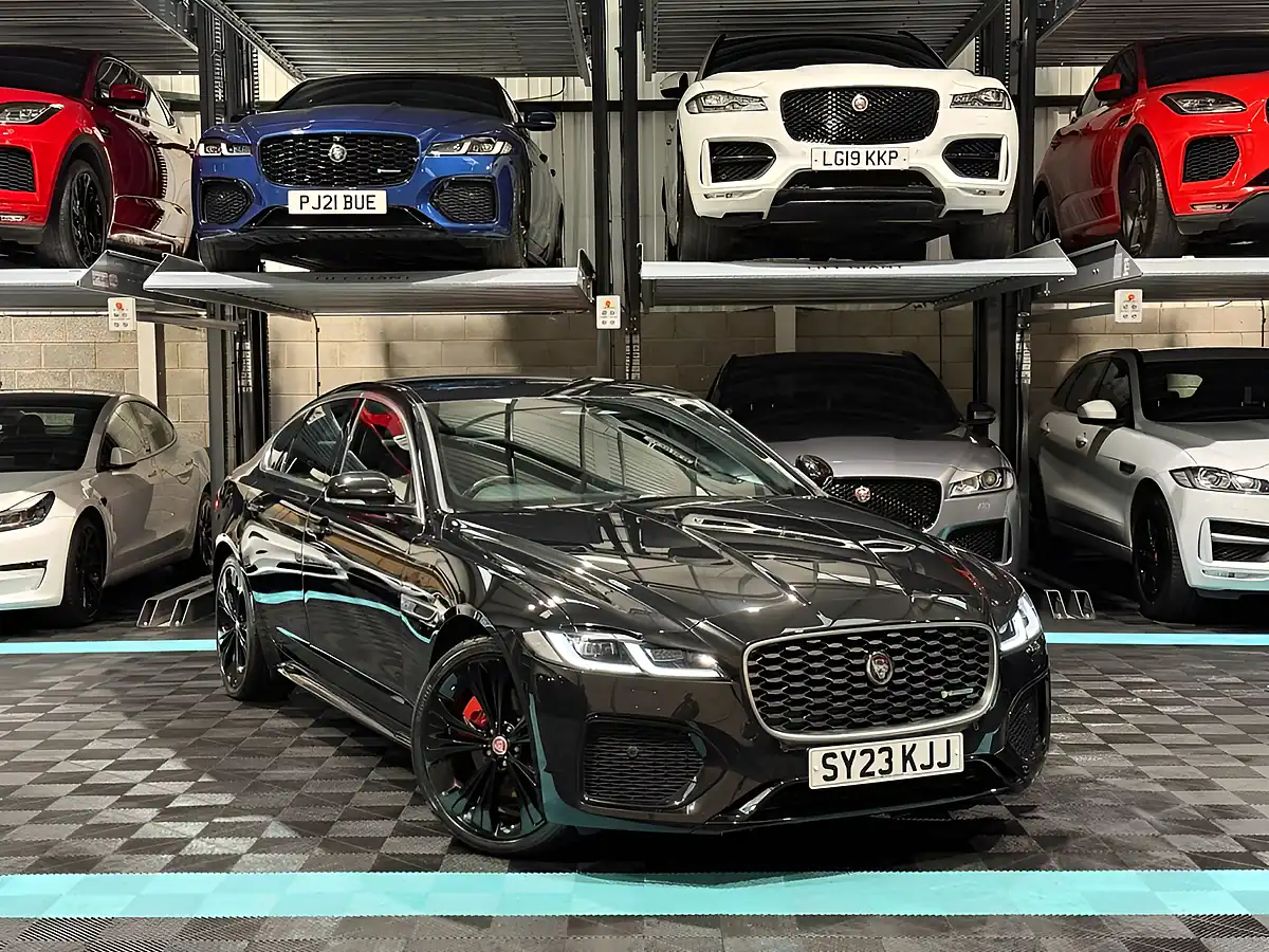 Used 2023 Jaguar Xf R-Dynamic Se Black - Front View