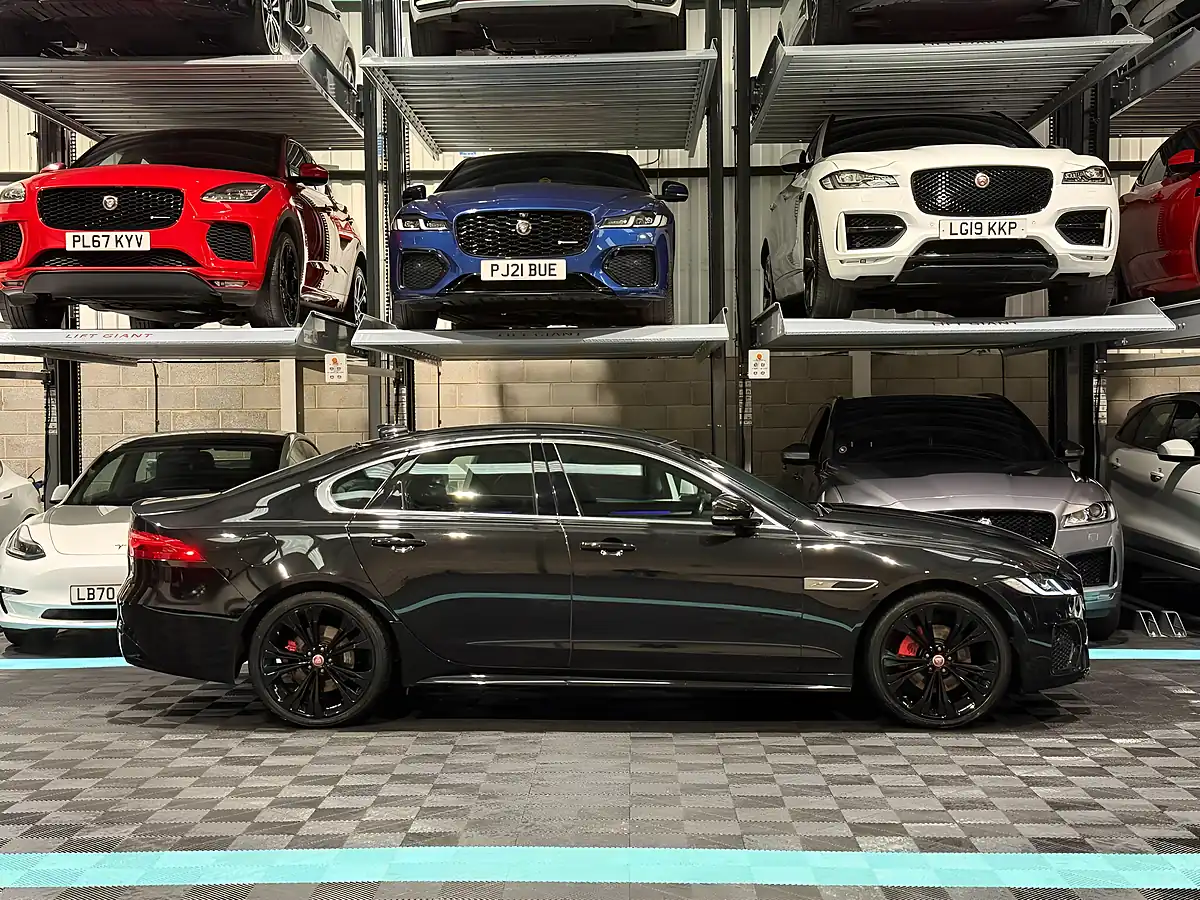 Used 2023 Jaguar Xf R-Dynamic Se Black - Interior and Exterior details 10