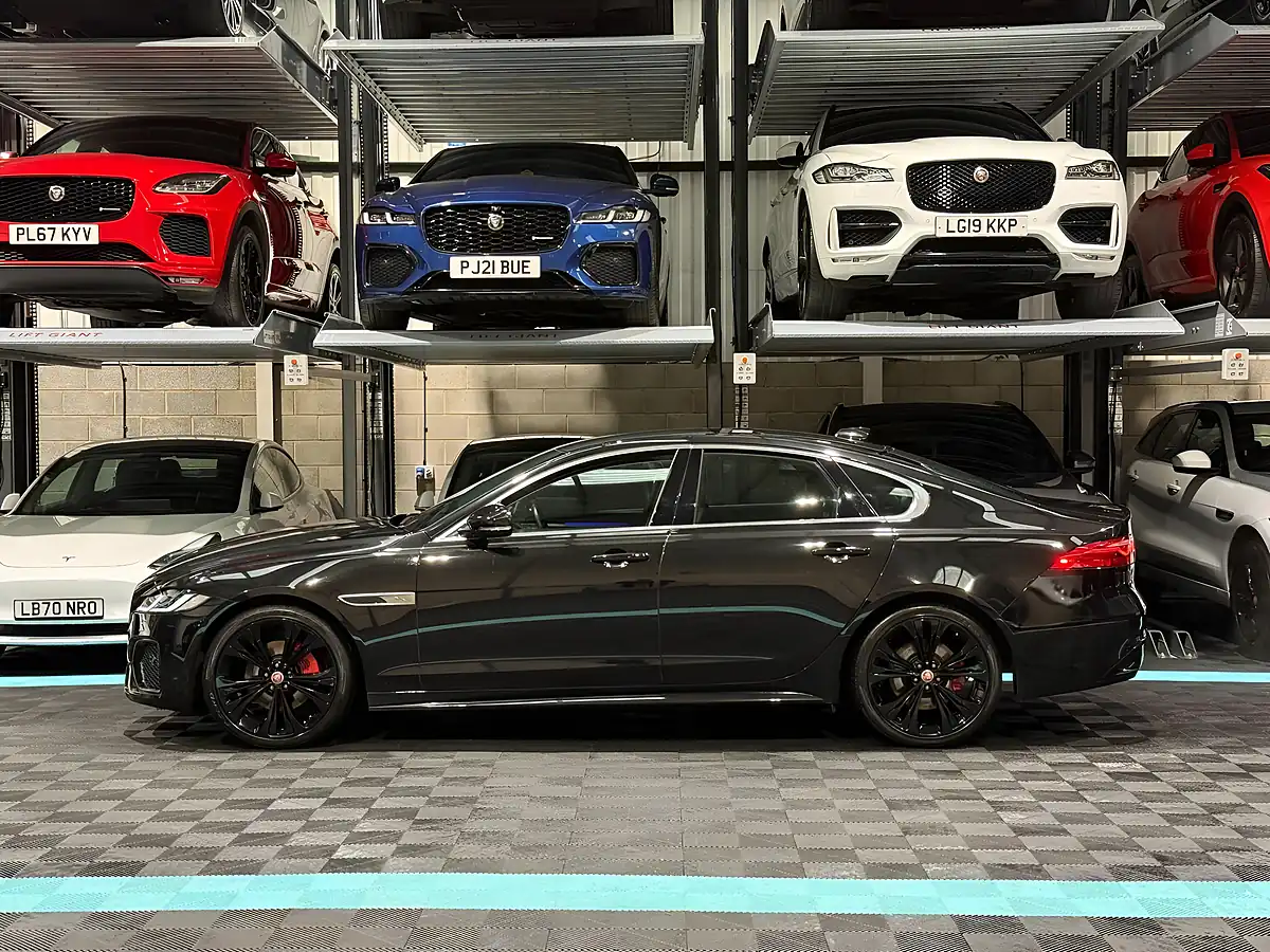 Used 2023 Jaguar Xf R-Dynamic Se Black - Interior and Exterior details 6