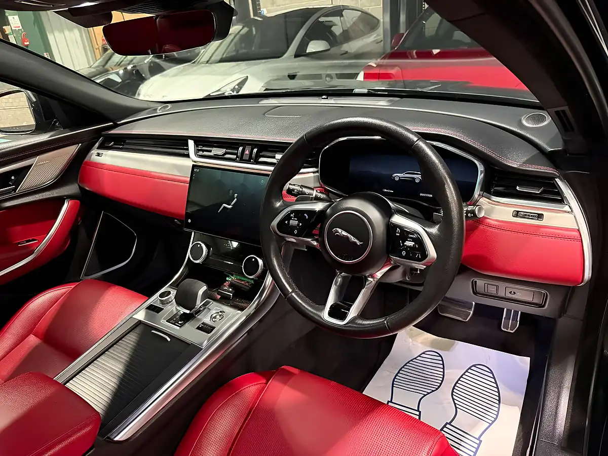 Used 2023 Jaguar Xf R-Dynamic Se Black Sportbrake British Racing Green - Interior and Exterior details 12