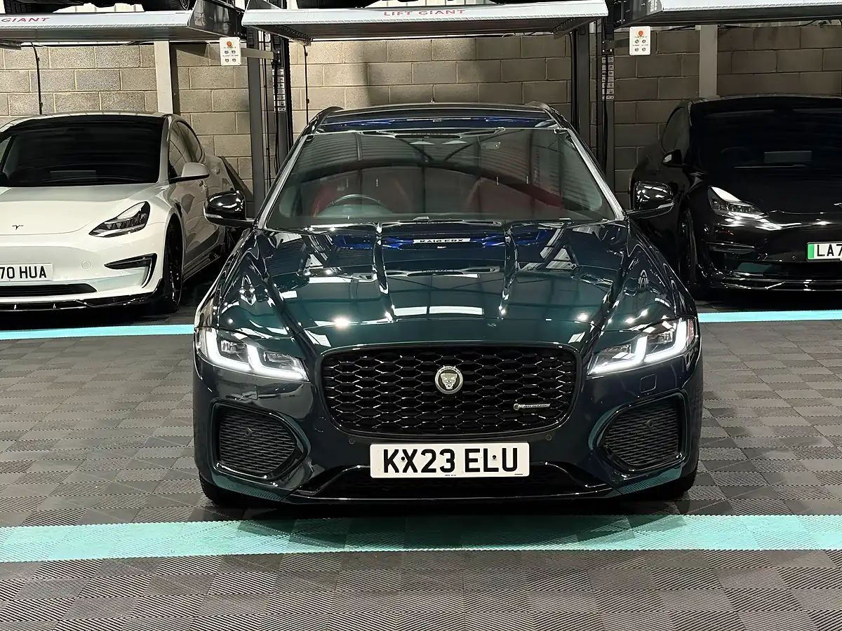 Used 2023 Jaguar Xf R-Dynamic Se Black Sportbrake British Racing Green - Interior and Exterior details 4