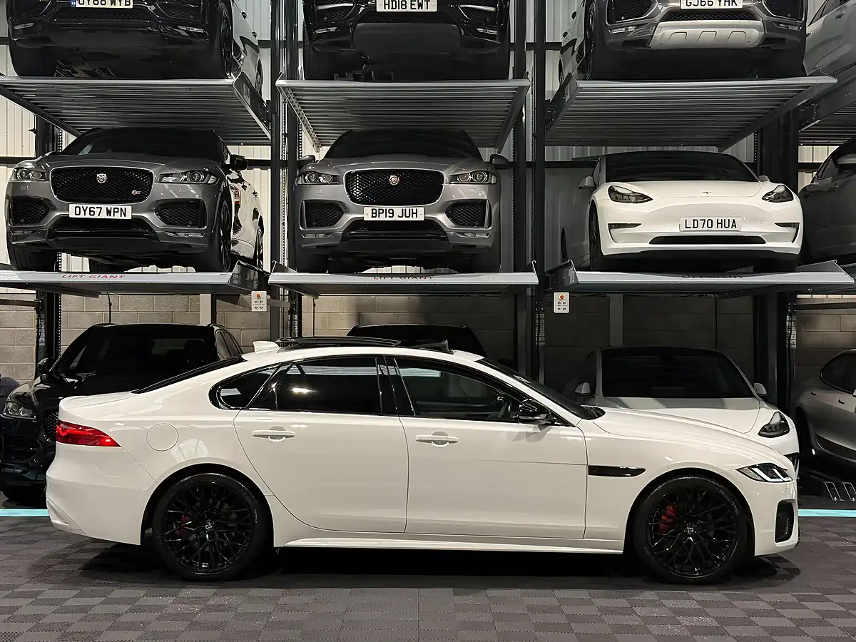 Used 2023 Jaguar Xf R-Dynamic Se Black White - Interior and Exterior details 10
