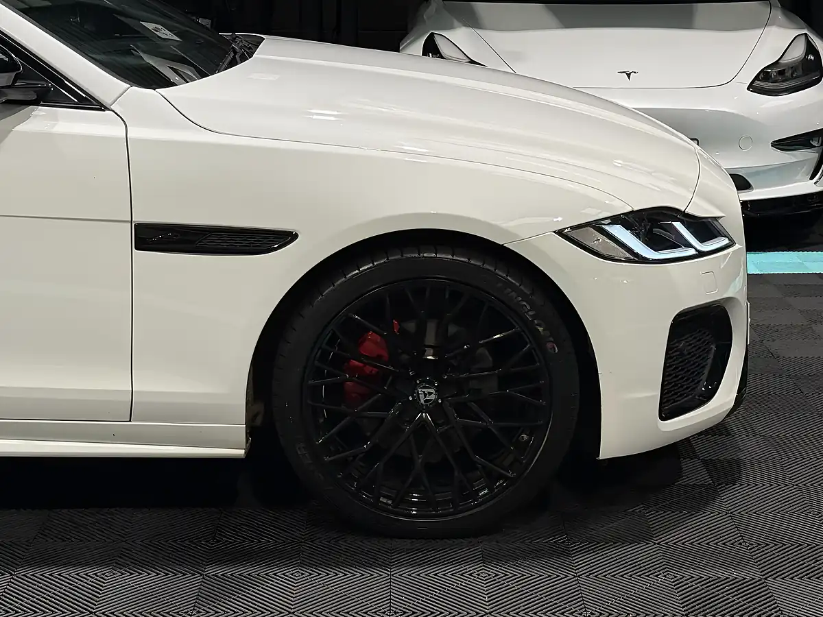 Used 2023 Jaguar Xf R-Dynamic Se Black White - Interior and Exterior details 13