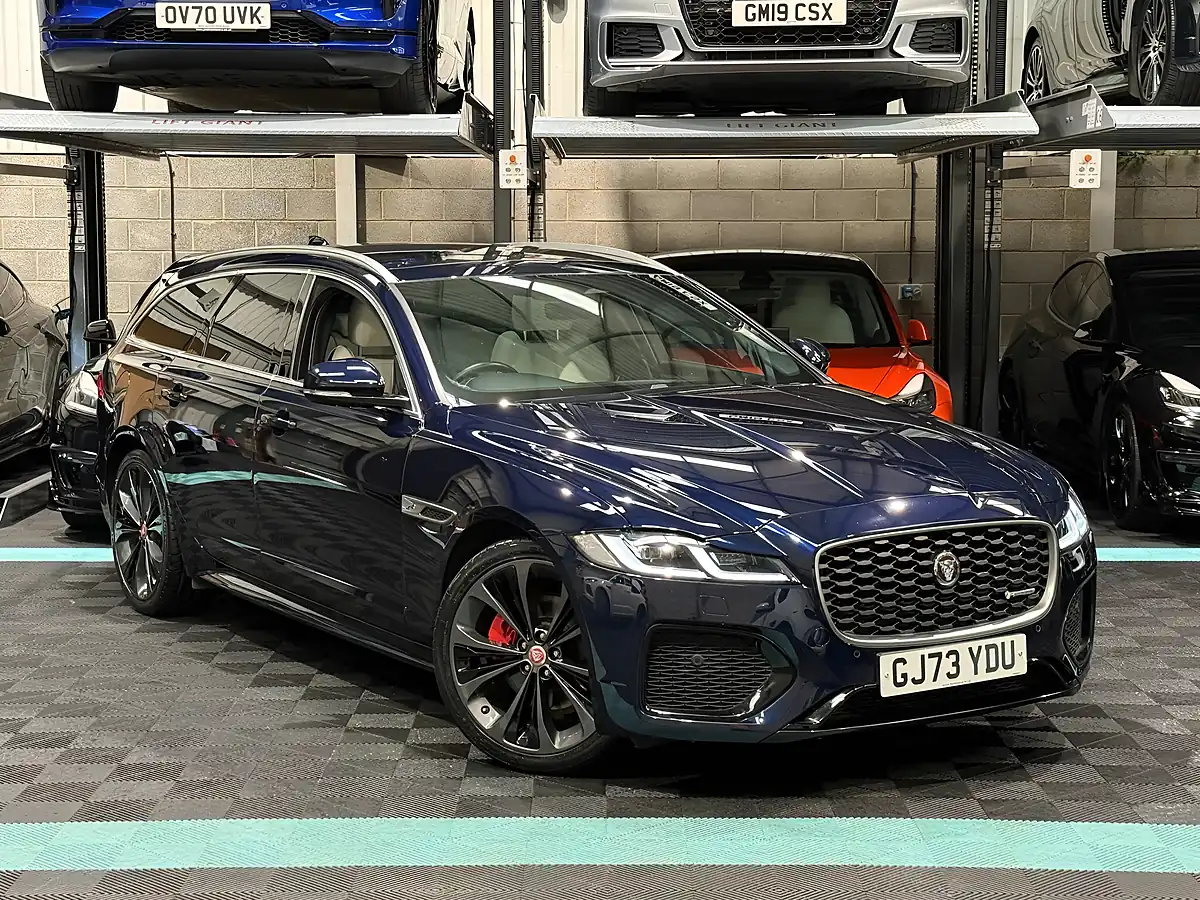 Used 2023 Jaguar Xf R-Dynamic Se Sportbrake Blue - Front View