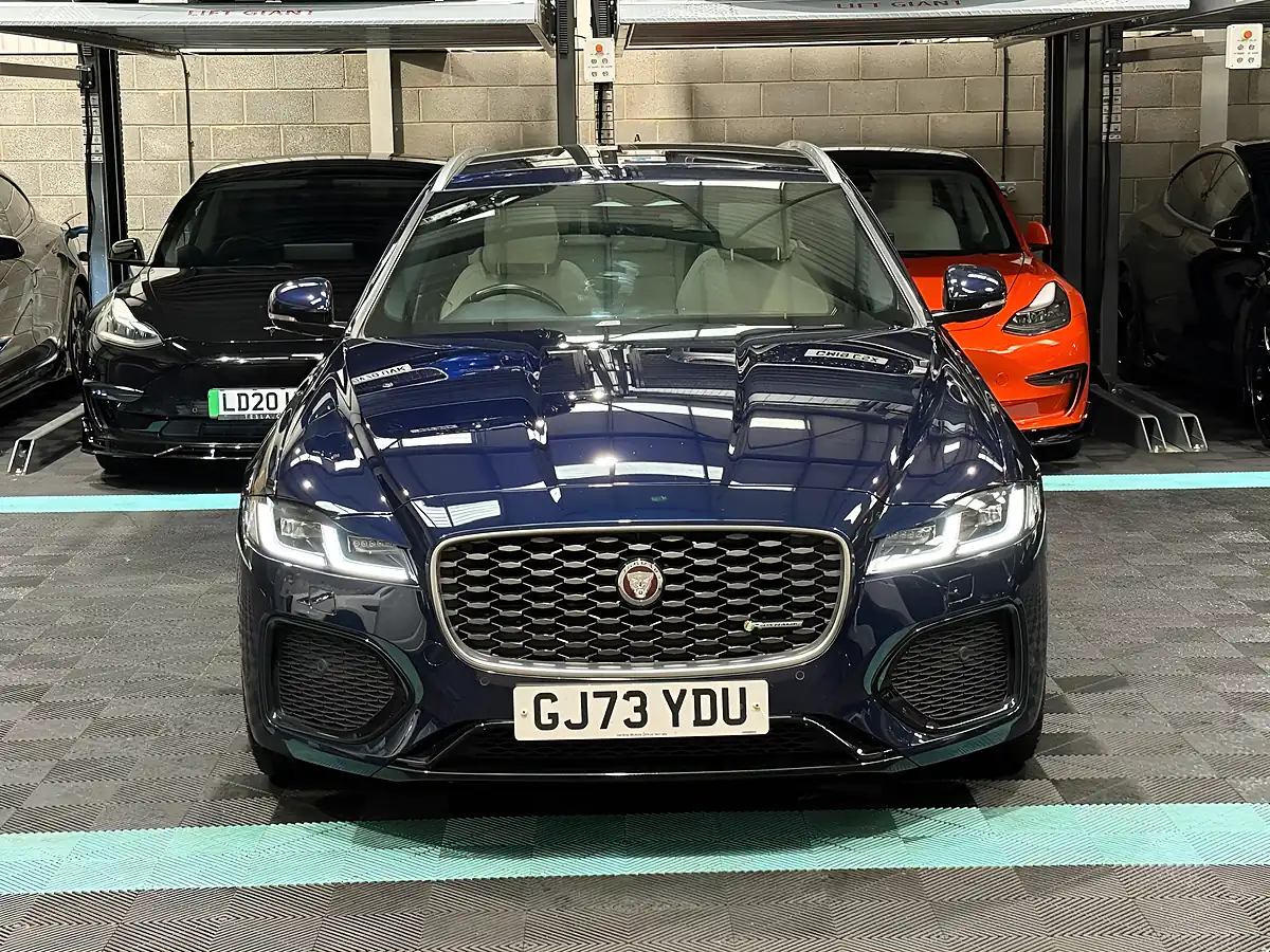 Used 2023 Jaguar Xf R-Dynamic Se Sportbrake Blue - Interior and Exterior details 4