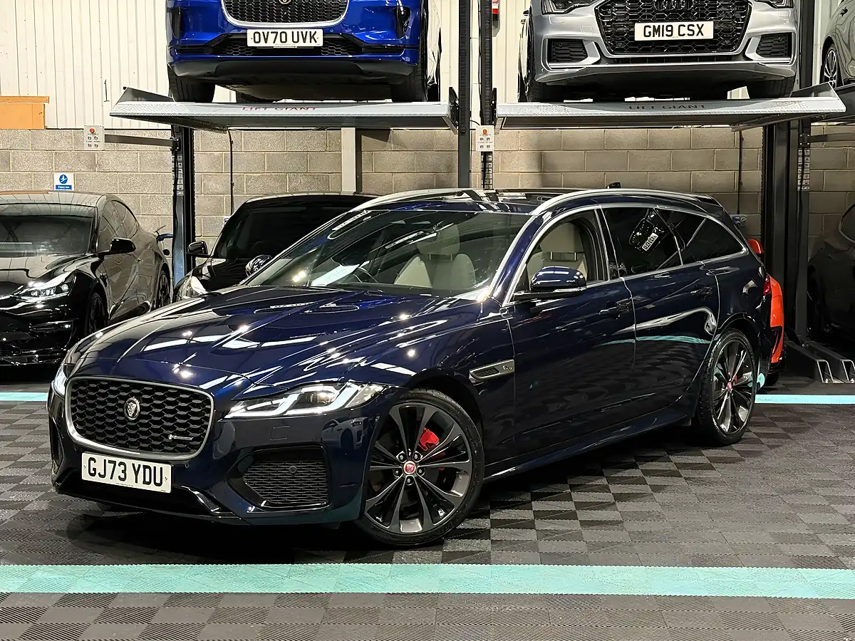 Used 2023 Jaguar Xf R-Dynamic Se Sportbrake Blue - Interior and Exterior details 5