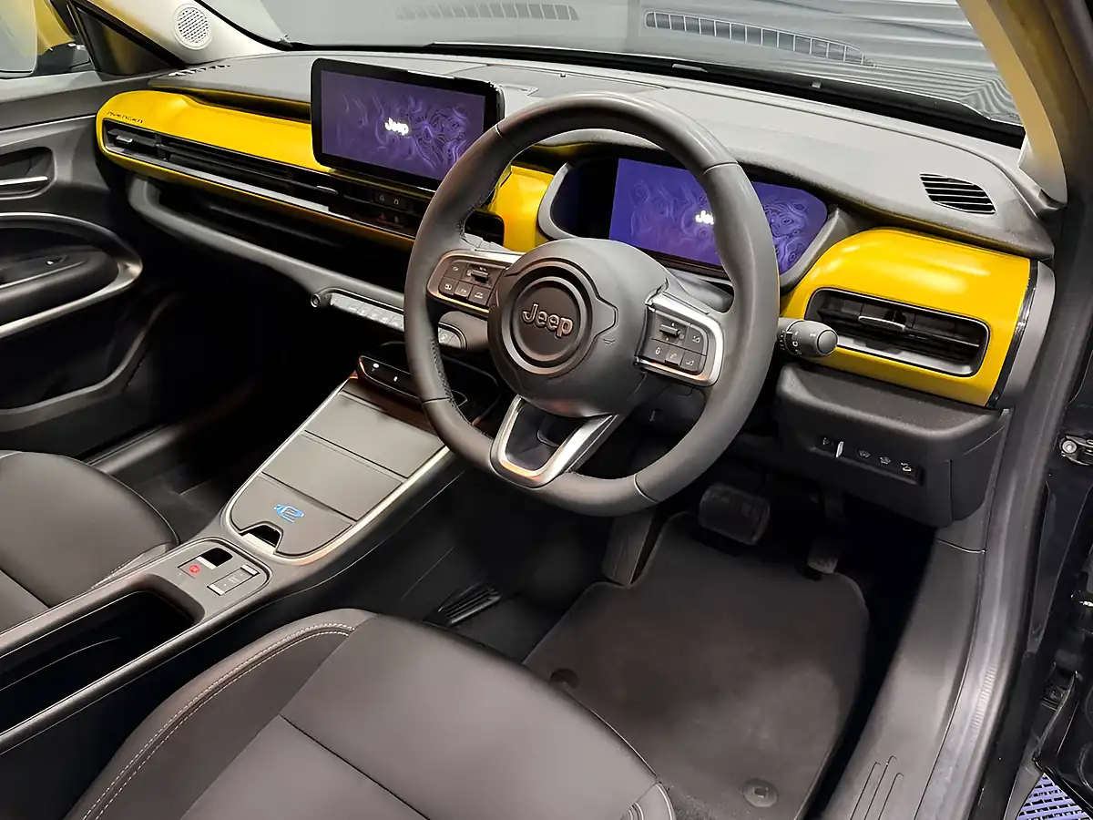 Used 2023 Jeep Avenger 1st Edition Black - Interior and Exterior details 17