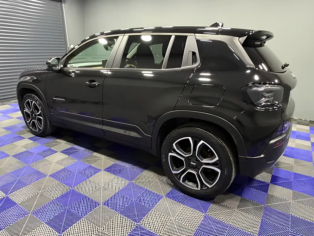 Used 2023 Jeep Avenger 1st Edition Black - Interior and Exterior details 8
