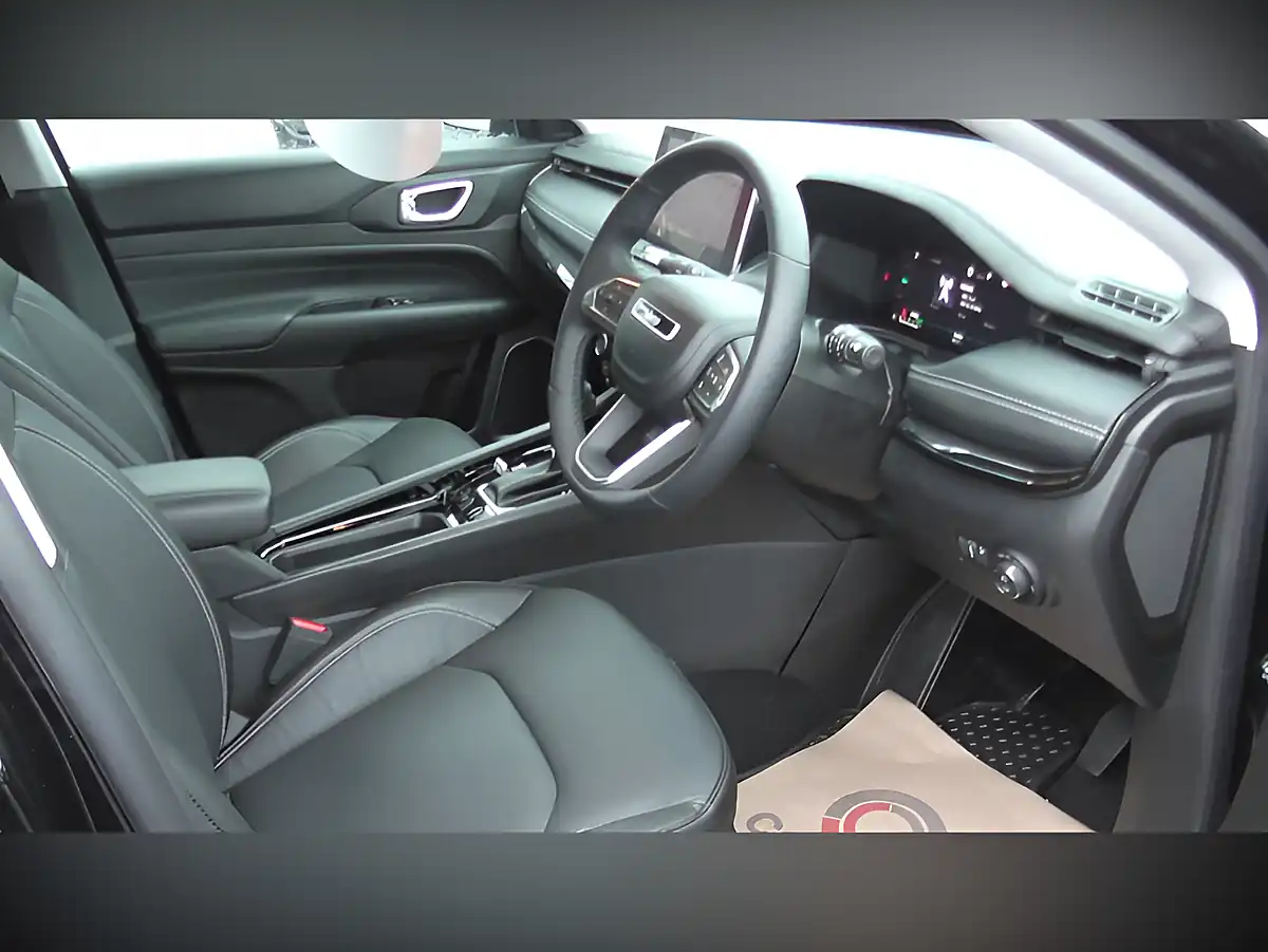 Used 2023 Jeep Compass S Black - Interior and Exterior details 6