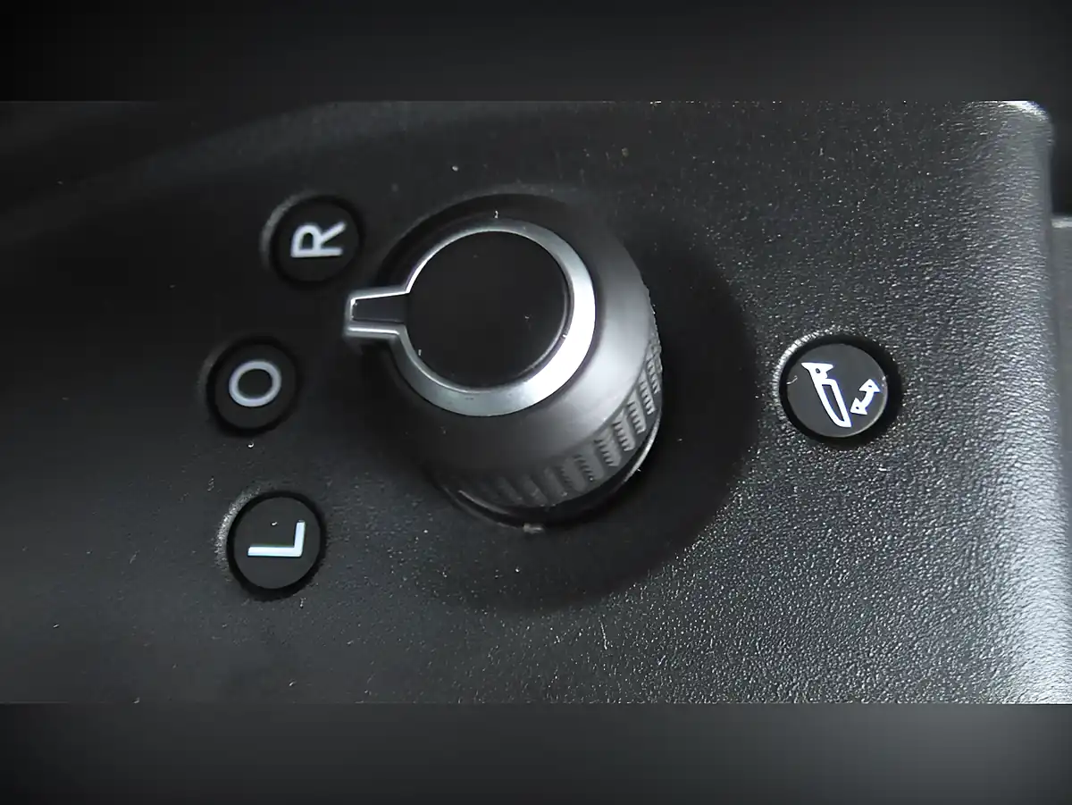 Used 2023 Jeep Compass S Black - Interior and Exterior details 9