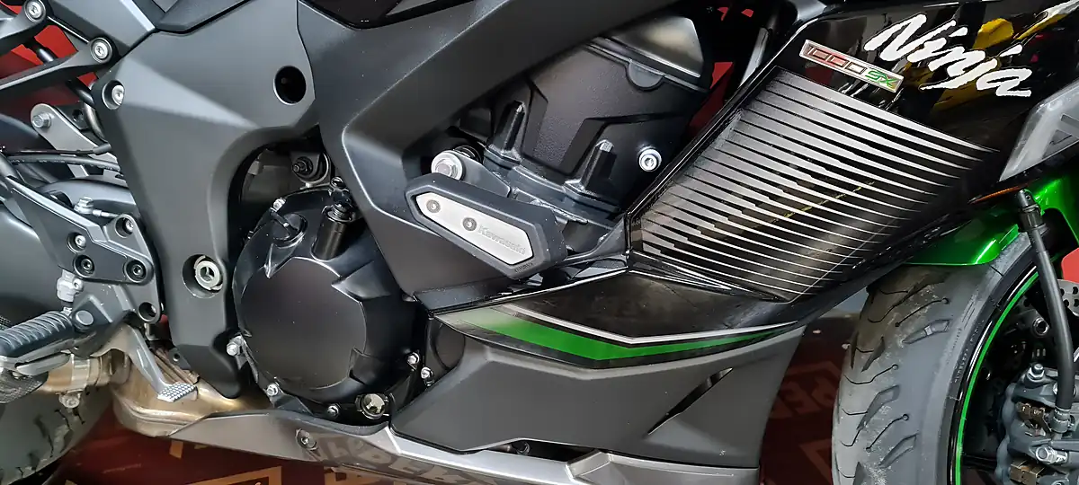 Used 2023 Kawasaki Ninja 1000 Sx Green - Interior and Exterior details 10