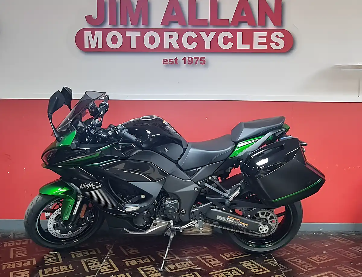 Used 2023 Kawasaki Ninja 1000 Sx Green - Interior and Exterior details 2