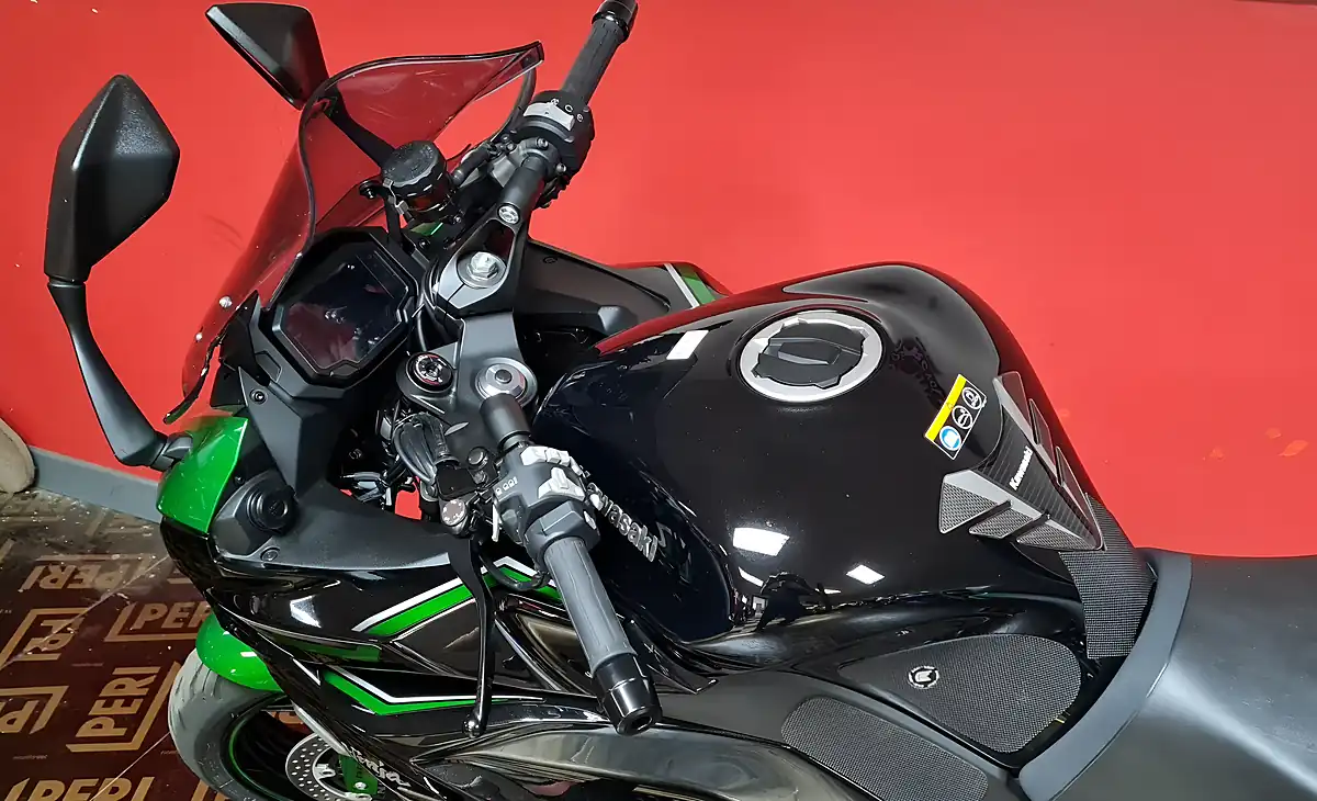 Used 2023 Kawasaki Ninja 1000 Sx Green - Interior and Exterior details 8