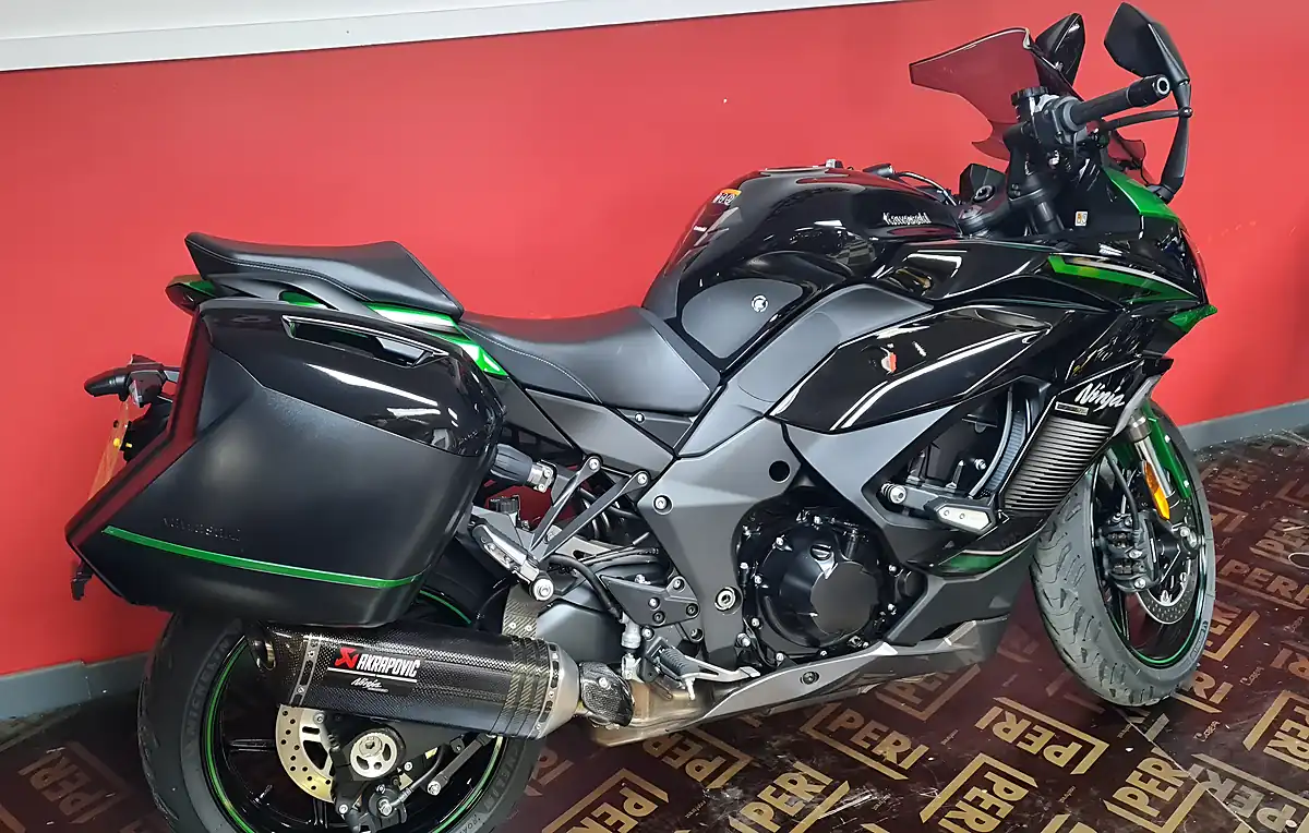 Used 2023 Kawasaki Ninja 1000 Sx Green - Interior and Exterior details 9