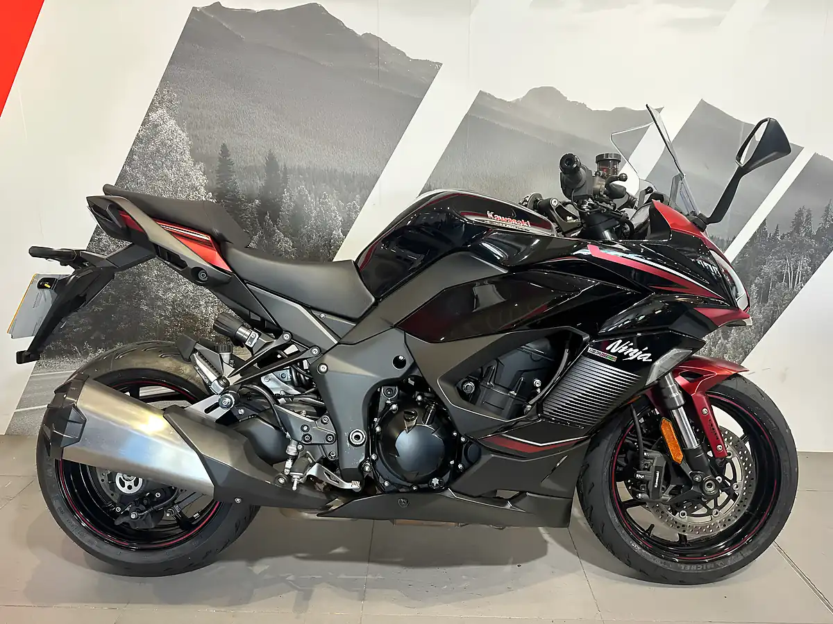 Used 2023 Kawasaki Ninja 1000 Sx Red and Black Metallic - Front View