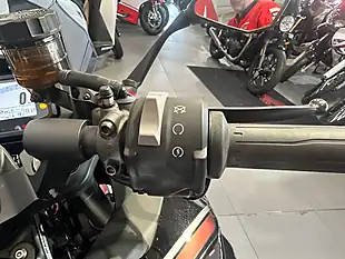 Used 2023 Kawasaki Ninja 1000 Sx Red and Black Metallic - Interior and Exterior details 12