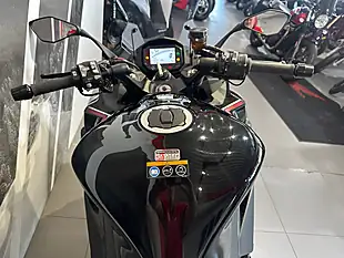 Used 2023 Kawasaki Ninja 1000 Sx Red and Black Metallic - Interior and Exterior details 15