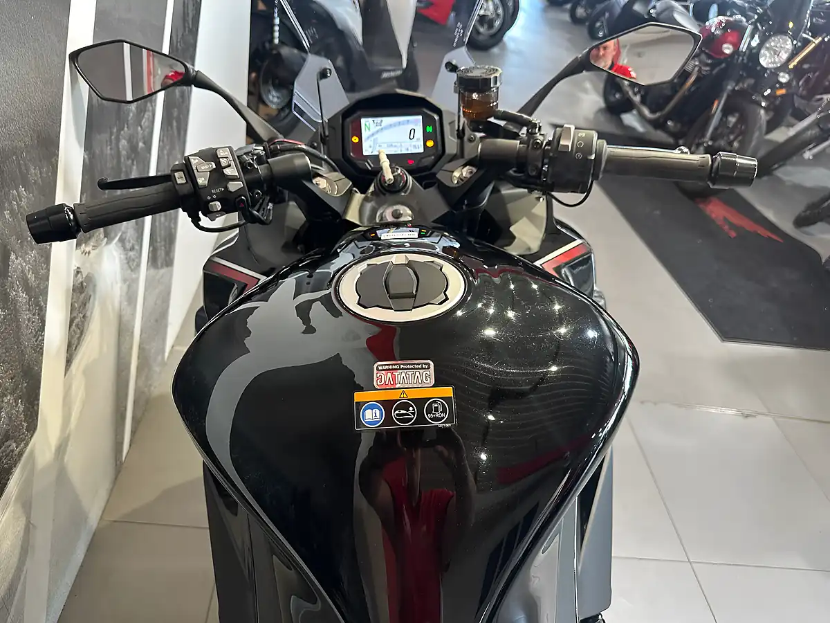 Used 2023 Kawasaki Ninja 1000 Sx Red and Black Metallic - Interior and Exterior details 15