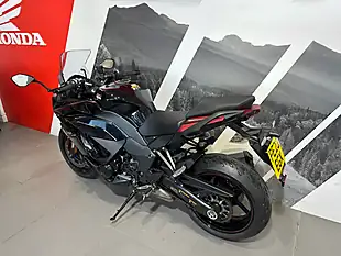 Used 2023 Kawasaki Ninja 1000 Sx Red and Black Metallic - Interior and Exterior details 17