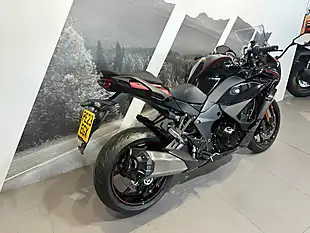 Used 2023 Kawasaki Ninja 1000 Sx Red and Black Metallic - Interior and Exterior details 3