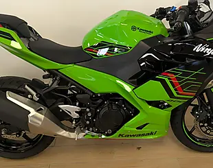 Used 2023 Kawasaki Ninja 400 Green - Interior and Exterior details 18