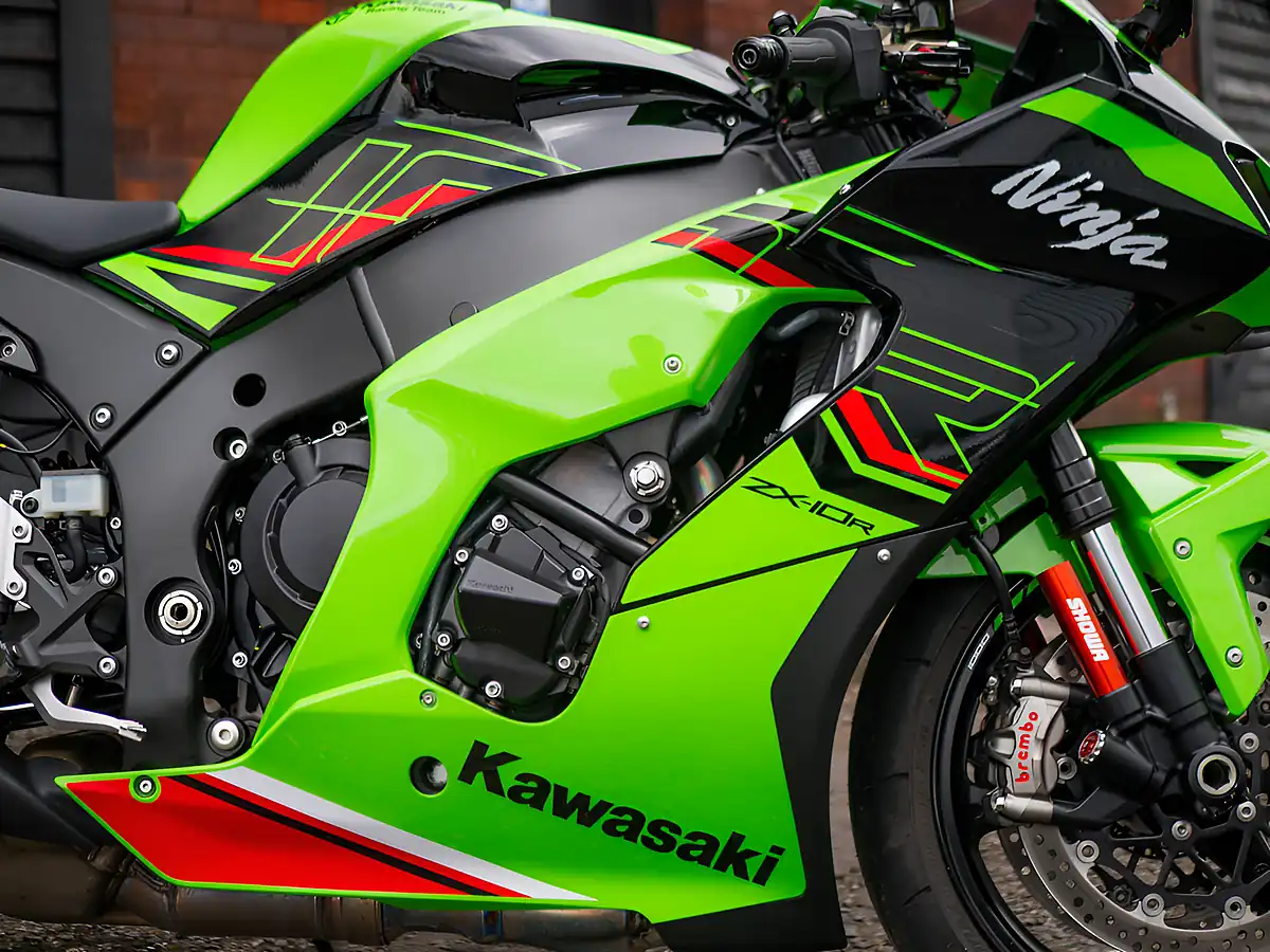 Used 2023 Kawasaki Ninja ZX-10R Green - Interior and Exterior details 10