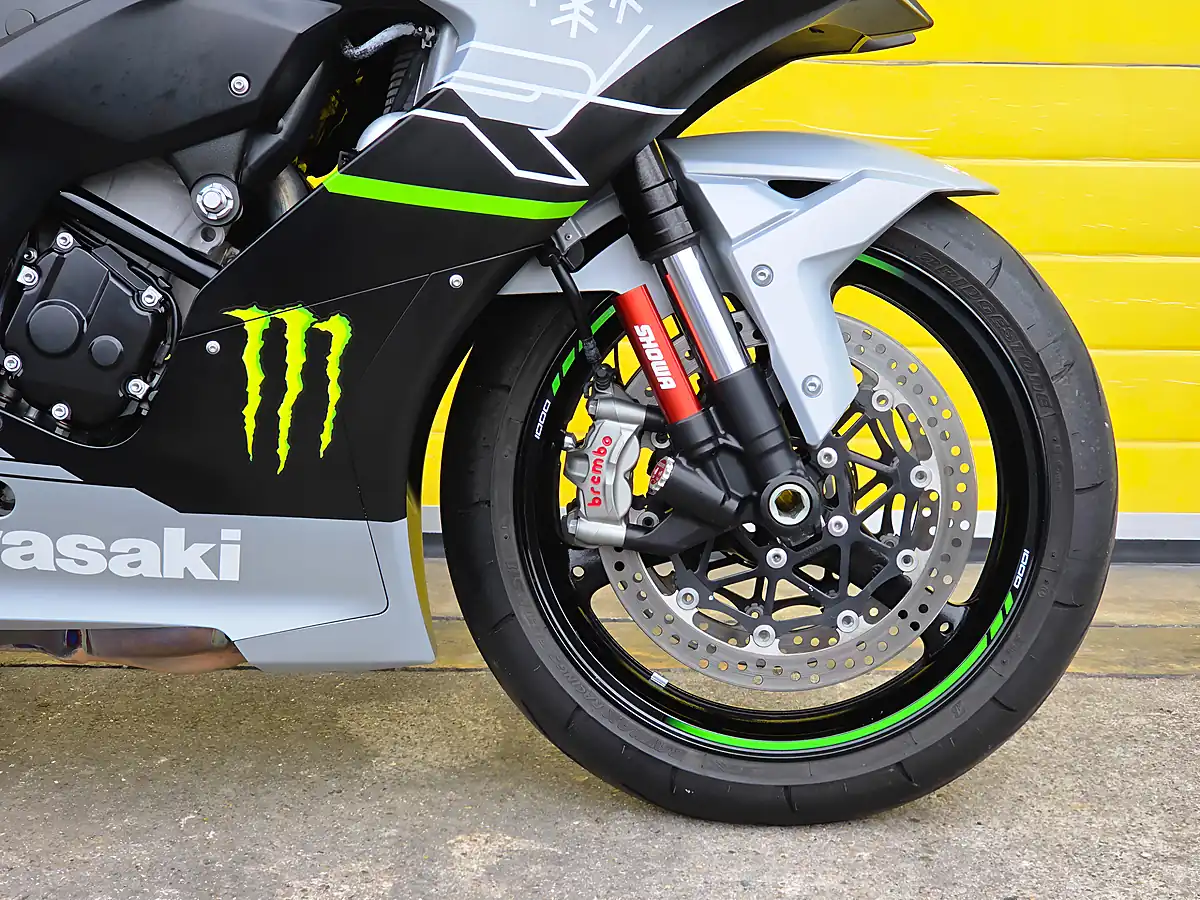 Used 2023 Kawasaki Ninja ZX-10R Performance Edition Black - Interior and Exterior details 16