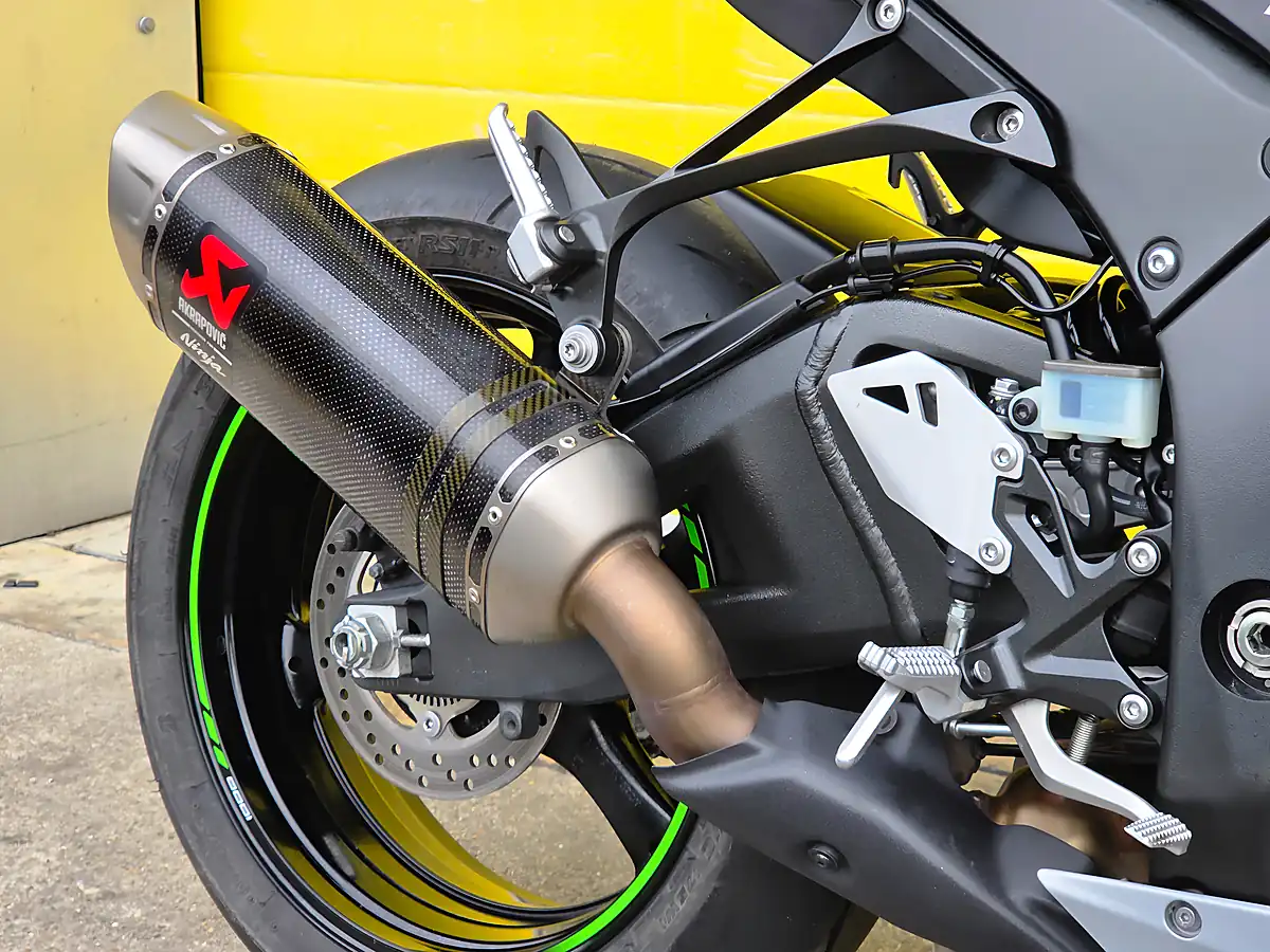 Used 2023 Kawasaki Ninja ZX-10R Performance Edition Black - Interior and Exterior details 18