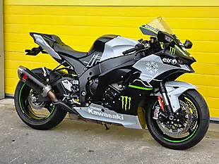 Used 2023 Kawasaki Ninja ZX-10R Performance Edition Black - Interior and Exterior details 4