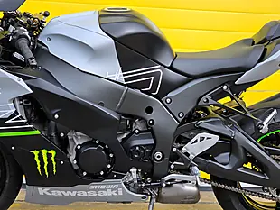 Used 2023 Kawasaki Ninja ZX-10R Performance Edition Black - Interior and Exterior details 9