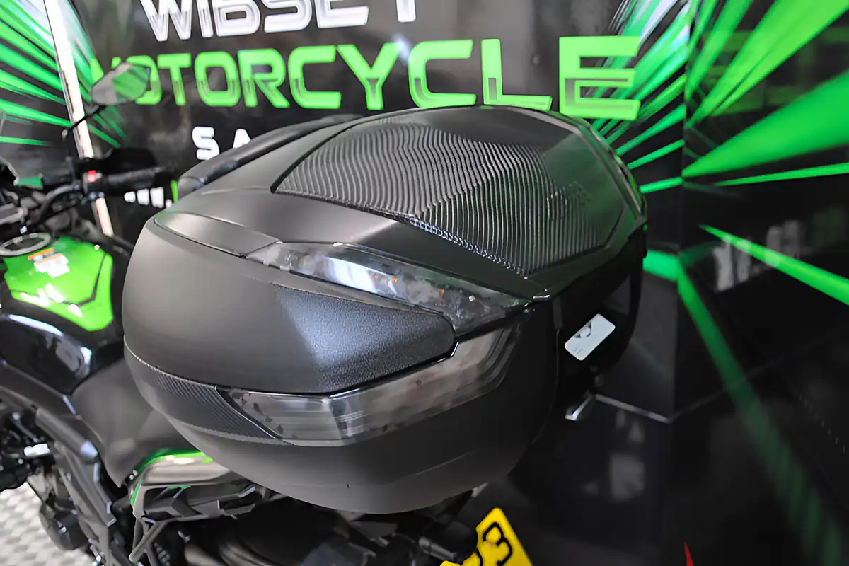 Used 2023 Kawasaki Versys 650 Green - Interior and Exterior details 11
