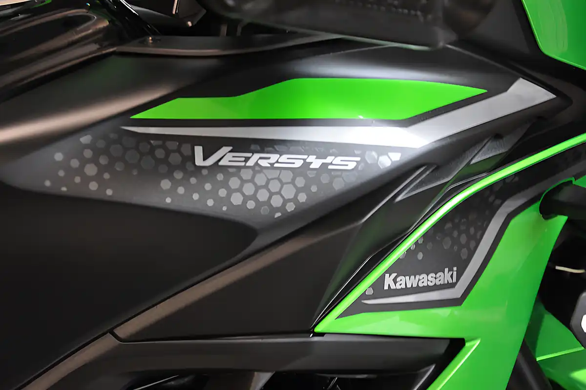 Used 2023 Kawasaki Versys 650 Green - Interior and Exterior details 16