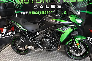 Used 2023 Kawasaki Versys 650 Green - Interior and Exterior details 17