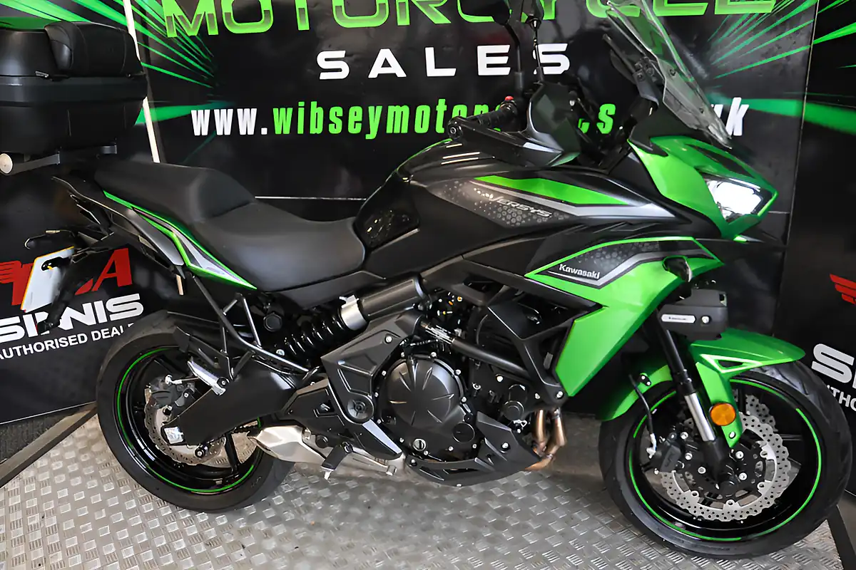 Used 2023 Kawasaki Versys 650 Green - Interior and Exterior details 17