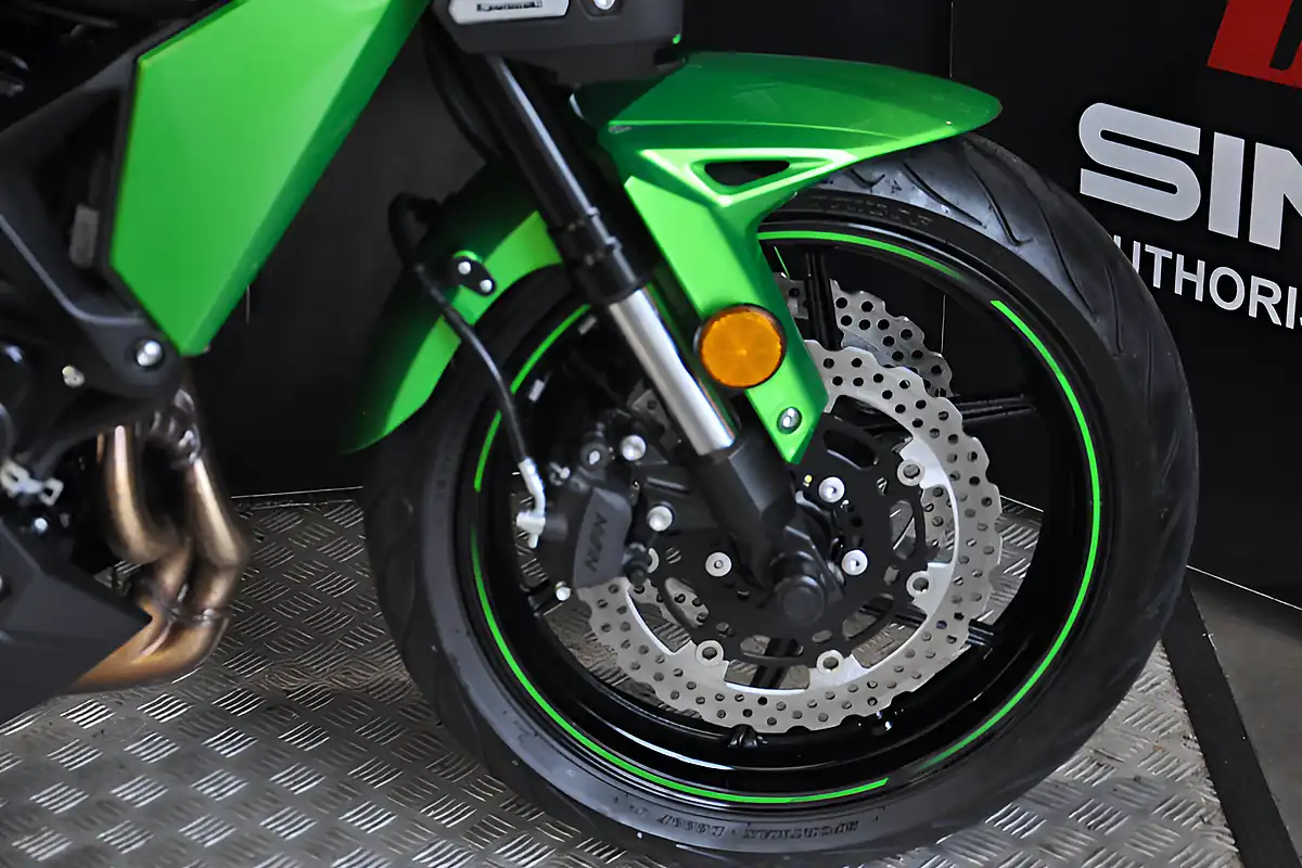 Used 2023 Kawasaki Versys 650 Green - Interior and Exterior details 18