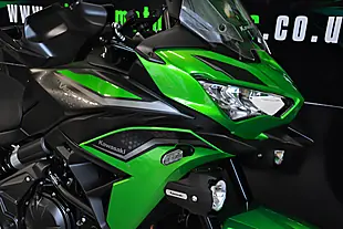 Used 2023 Kawasaki Versys 650 Green - Interior and Exterior details 19
