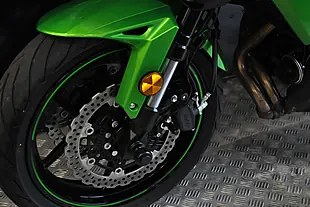 Used 2023 Kawasaki Versys 650 Green - Interior and Exterior details 2