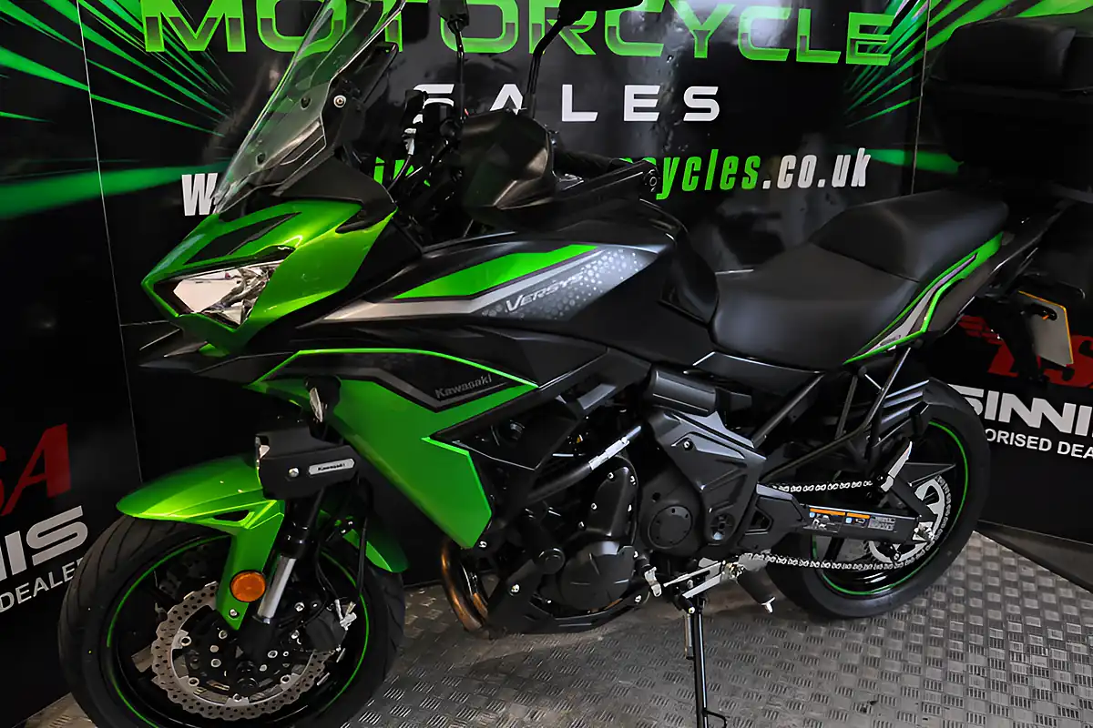 Used 2023 Kawasaki Versys 650 Green - Interior and Exterior details 5